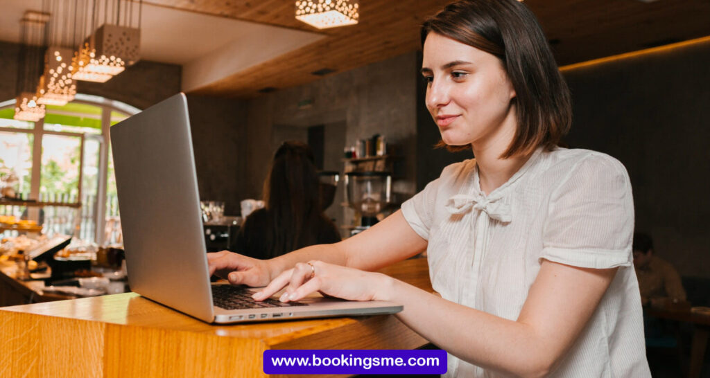 what are popular hotel booking websites used in Europe